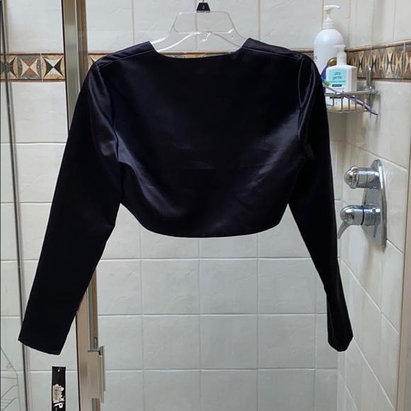 Black crop blazer - Picture 4 of 4